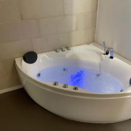 Loft Favoloso Con Piscina Апартаменты *
